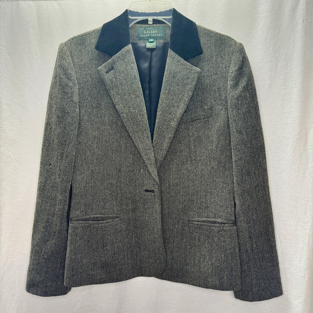 Ralph Lauren Coat Blazer, Great condition, suede/ velvet like collar 100% Wool